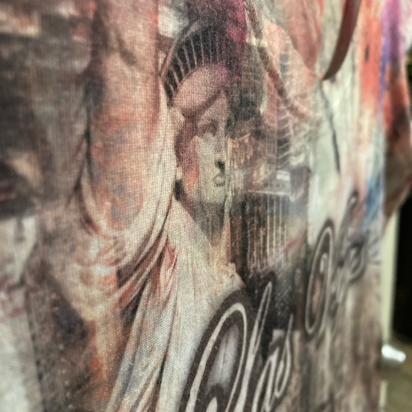 “Las Vegas” soft, lightweight, designed T-shirt women’s size XL 100% polyester - Picture 9 of 14